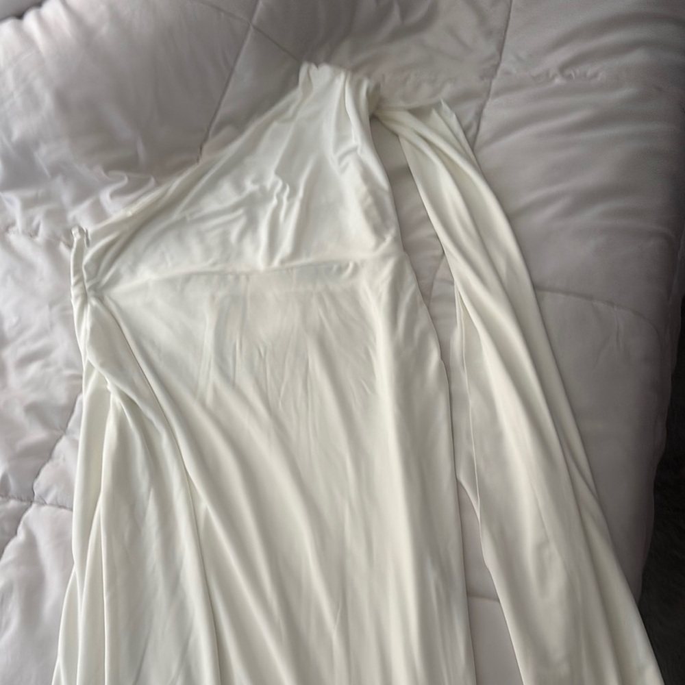 Elegant White One-Shoulder Dress